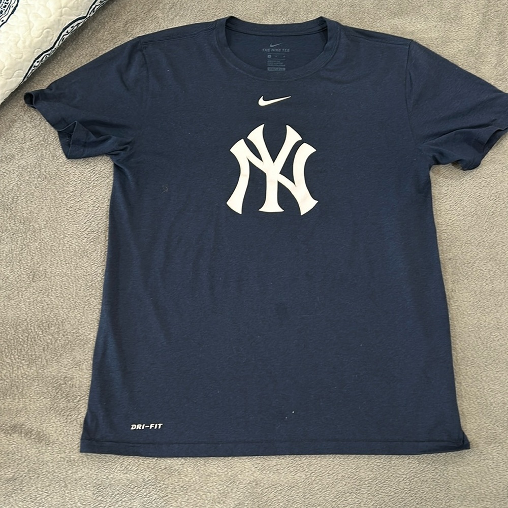Nike DRI-FIT Yankee Tee